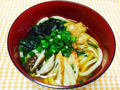 麺つゆで簡単★旨味たっぷりあったかうどん